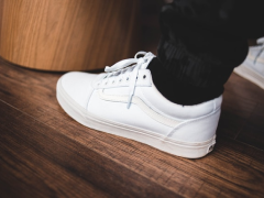 Sneakers white